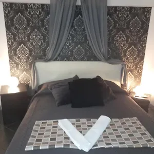 https://cor-e-napule.hotels-amalfi.com